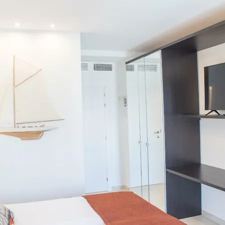 Luxury Yacht Homestay *