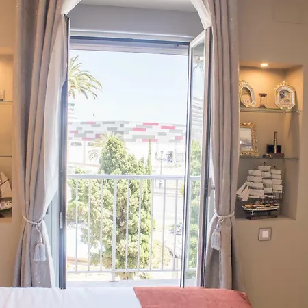 Homestay Luxury Yacht Cadiz