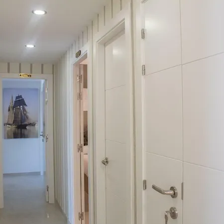 Homestay Luxury Yacht Cadiz