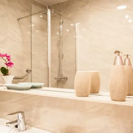 Luxury Yacht Homestay Cadiz