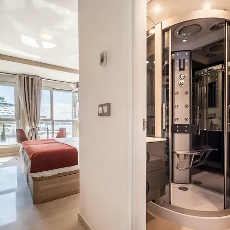 Luxury Yacht Homestay Cadiz