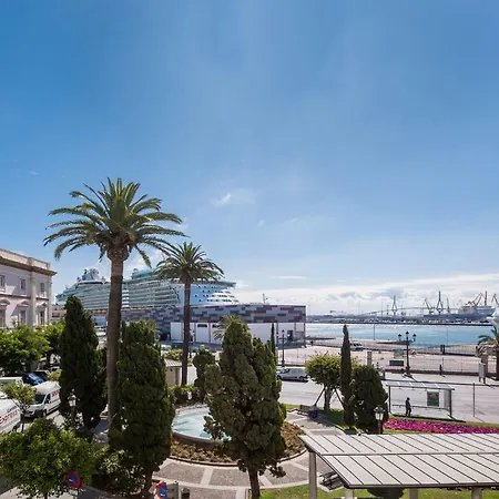 Luxury Yacht Homestay Cadiz
