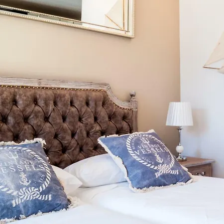 Luxury Yacht Homestay