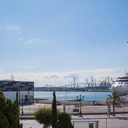Homestay Luxury Yacht