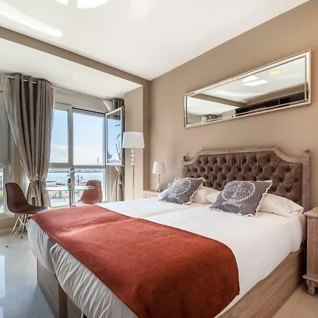 Homestay Luxury Yacht *